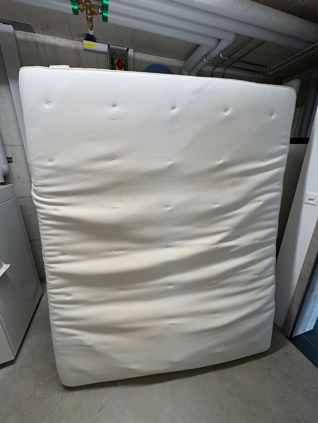 Matelas: Matelas à donner – D'occasion à Lajoux JU par nic_g5ry