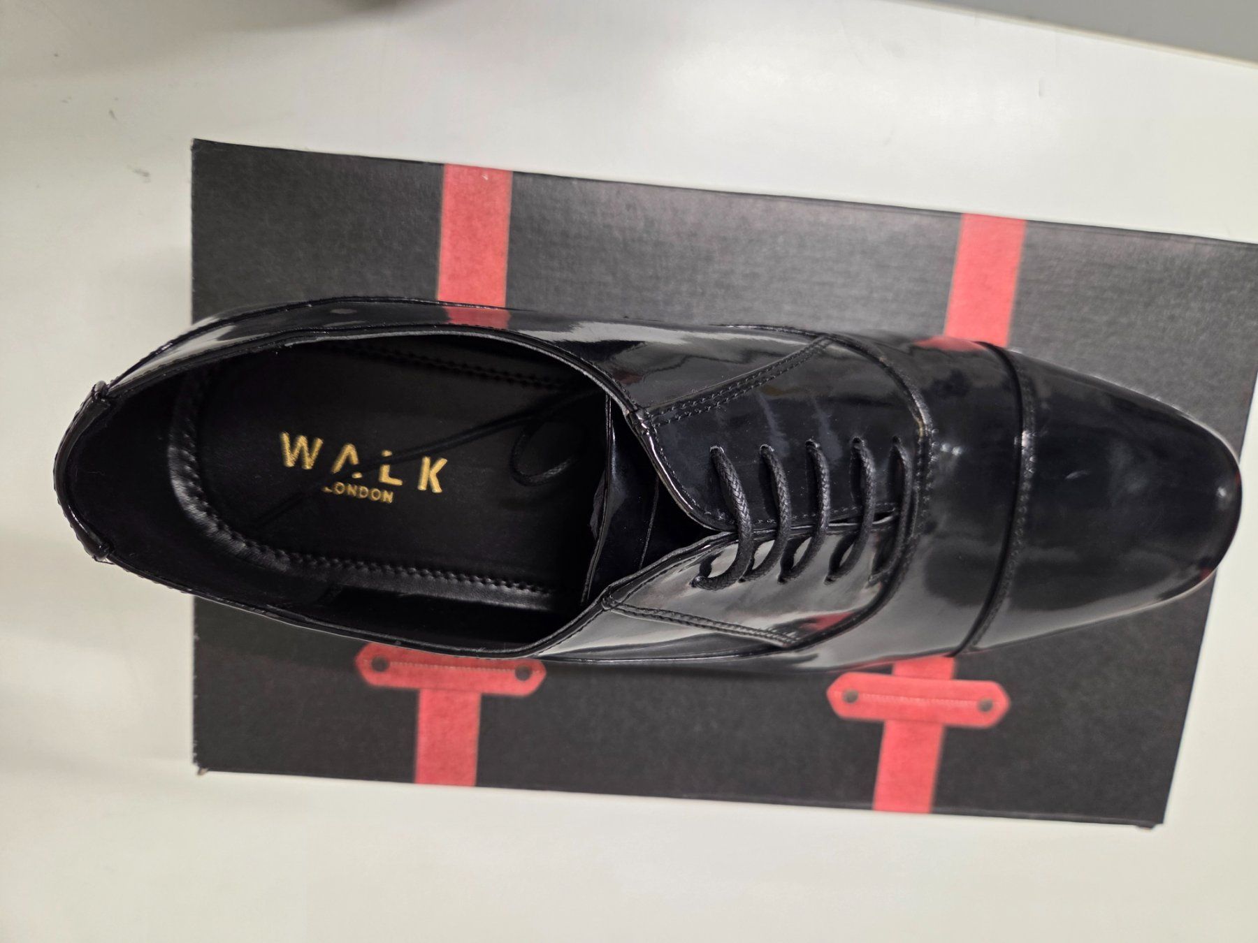 Herrenschuhe: Leder Schuhe gr.45 – Gebraucht aus Allschwil von Neoncolors1