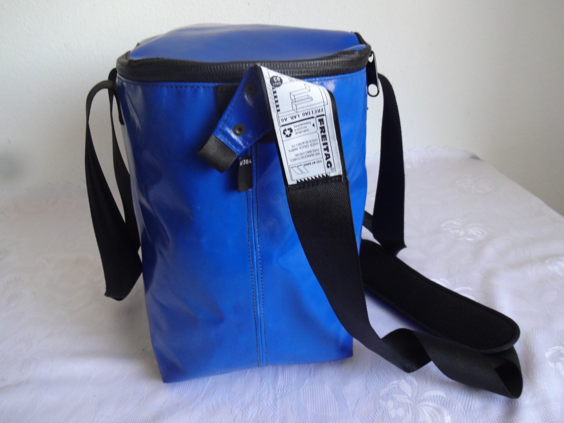 Freitag Sacs: """ FREITAG A384 """" Hand oder Umhängetasche – D'occasion à Frauenfeld par rey06 5