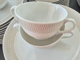Service de table complet porcelaine fil doré Langenthal