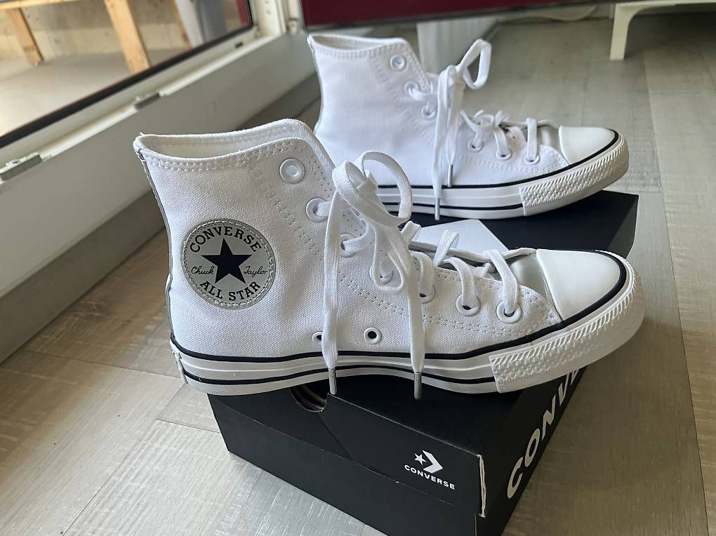 Scarpe da donna: CONVERSE blanc/gris argent taille 37 – Usato da Carouge GE venduto da Zozot
