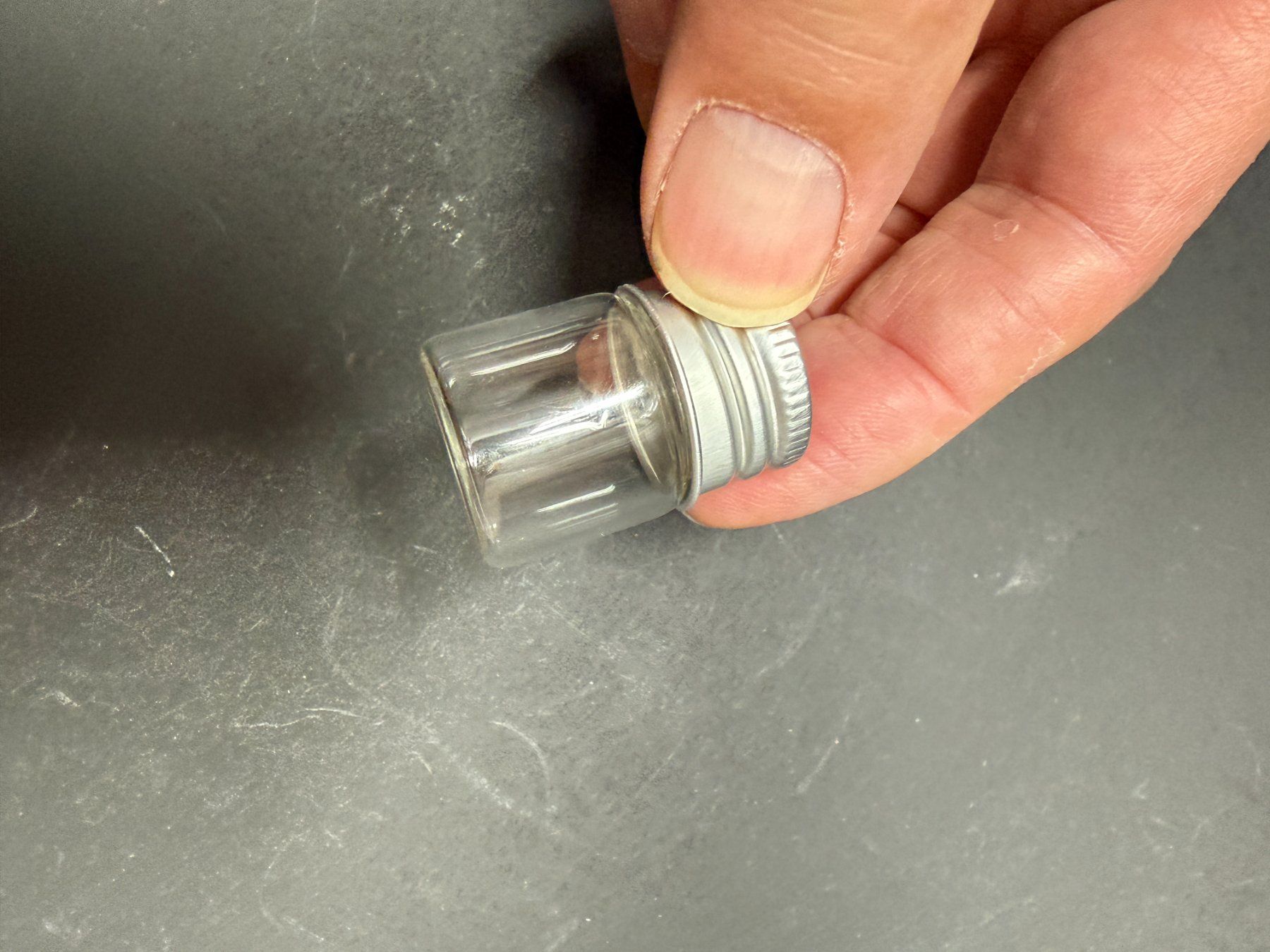 Contenitori & Simili: 40 Minigläschen 5 ml mit Schraubdeckel – Nuovo e nell'imballaggio originale da Lützelflüh-Goldb venduto da Elementis 2