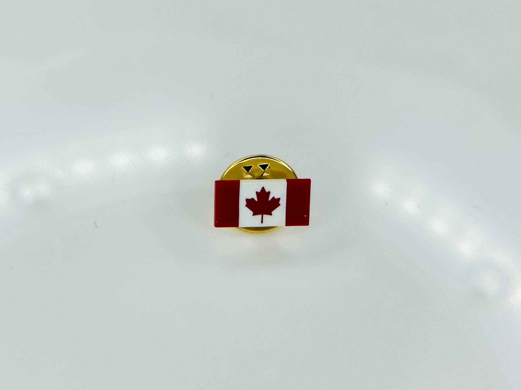 Placchette & Badge: Pins Drapeau Canada – Vintage – Usato da Genève venduto da Reveur 1