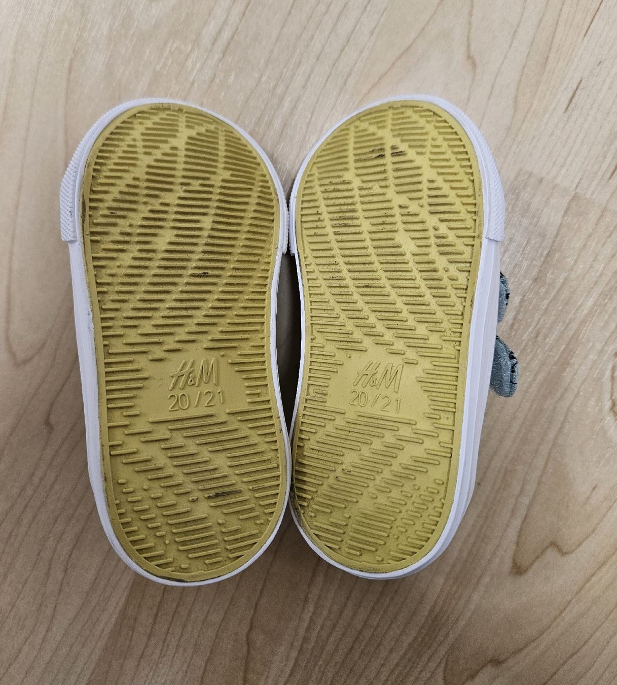 H&M Scarpe per ragazzi: Schuhe Gr.20/21 wie neu – Usato da Wallenwil venduto da Alain2010 2