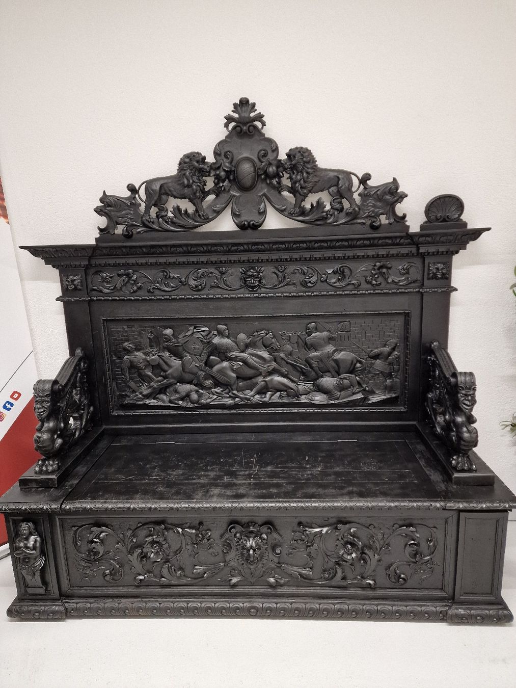 Panchine: Antik Truhenbank – Usato da Niederwangen BE venduto da HasGastrobedarf 3