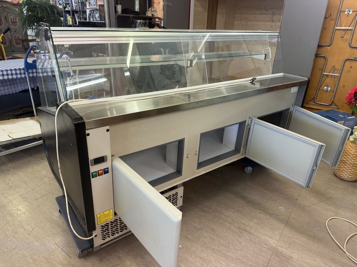 Vetrine: Kühlvitrine Gastro – Usato da Zuzwil SG venduto da Pomy 1