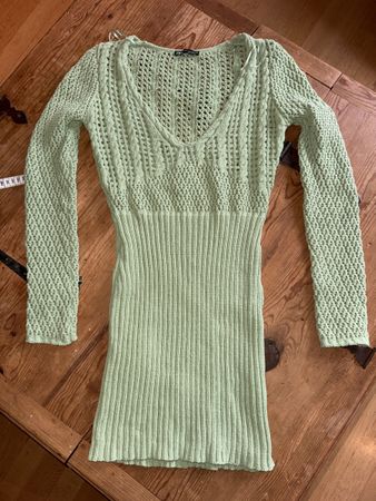 Frühlingskleid 🌱 - Zara Strickkleid in Grün, Grösse S