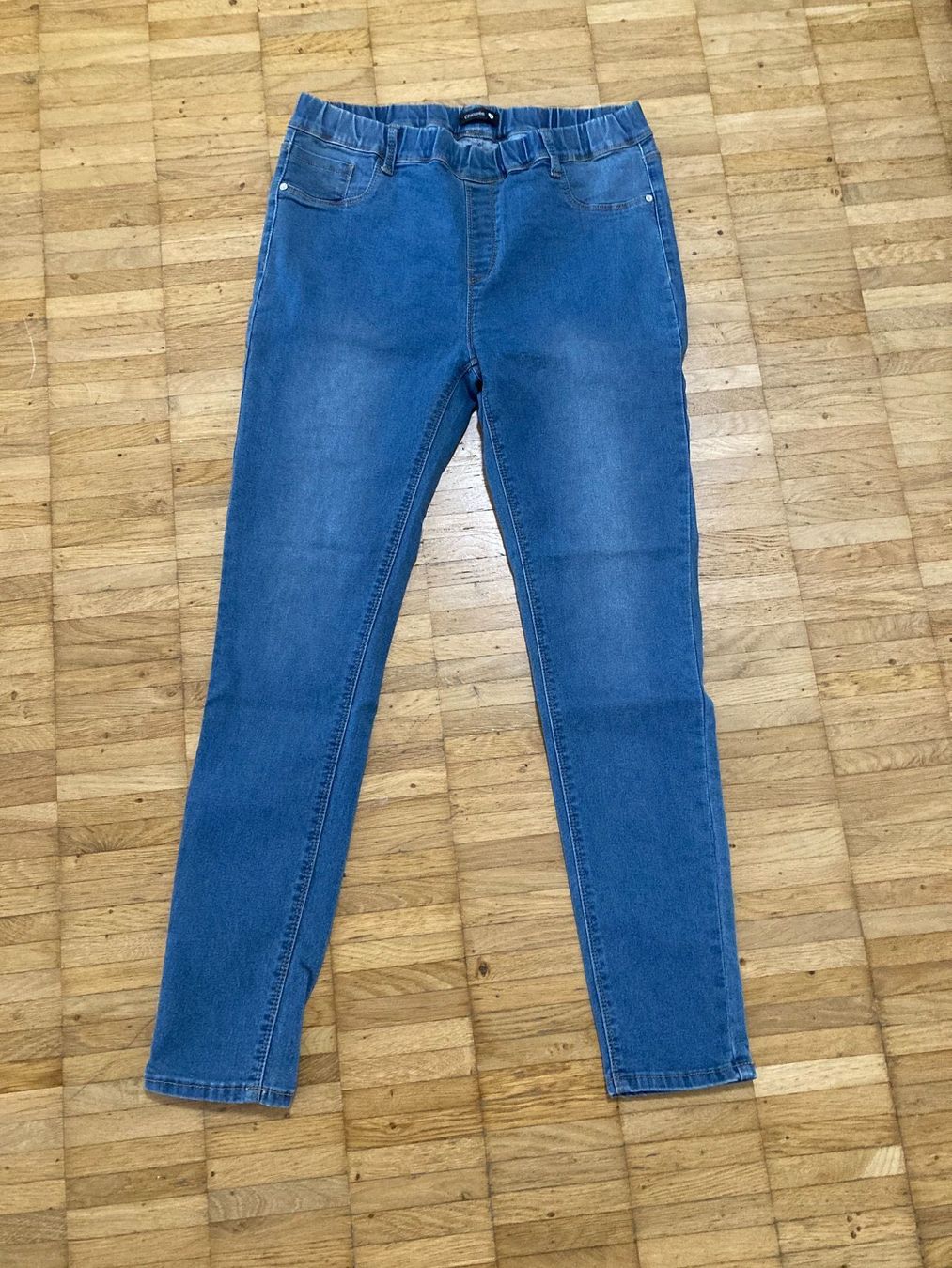 Jeans: Jeans mit elastischem Bund Gr. M – Usato da Thun venduto da Vans_98 1