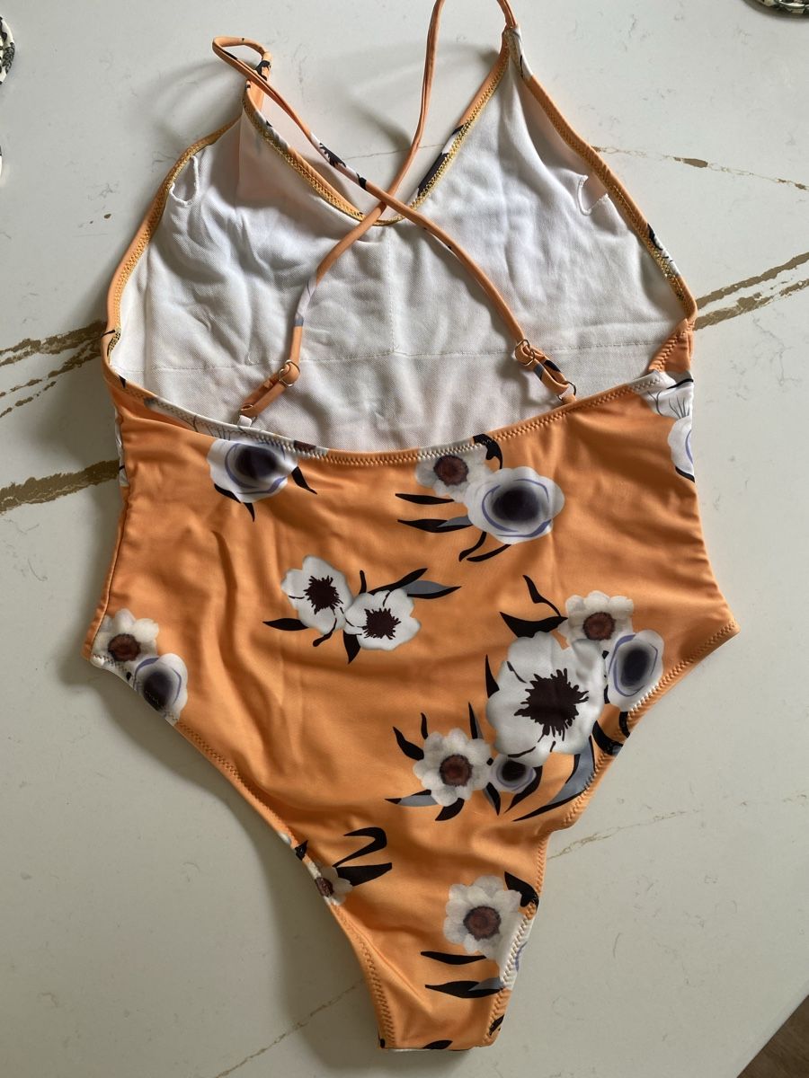 Badekleider & Bikinis: Badeanzug Blumenprint Gr. M  – Gebraucht aus Ittenthal von Lorinakuprecht0 1