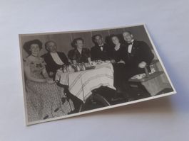 SCHWIIZER FAMILIE DAZUMAL - NOBLI GSELLSCHAFT - KANDERSTEG