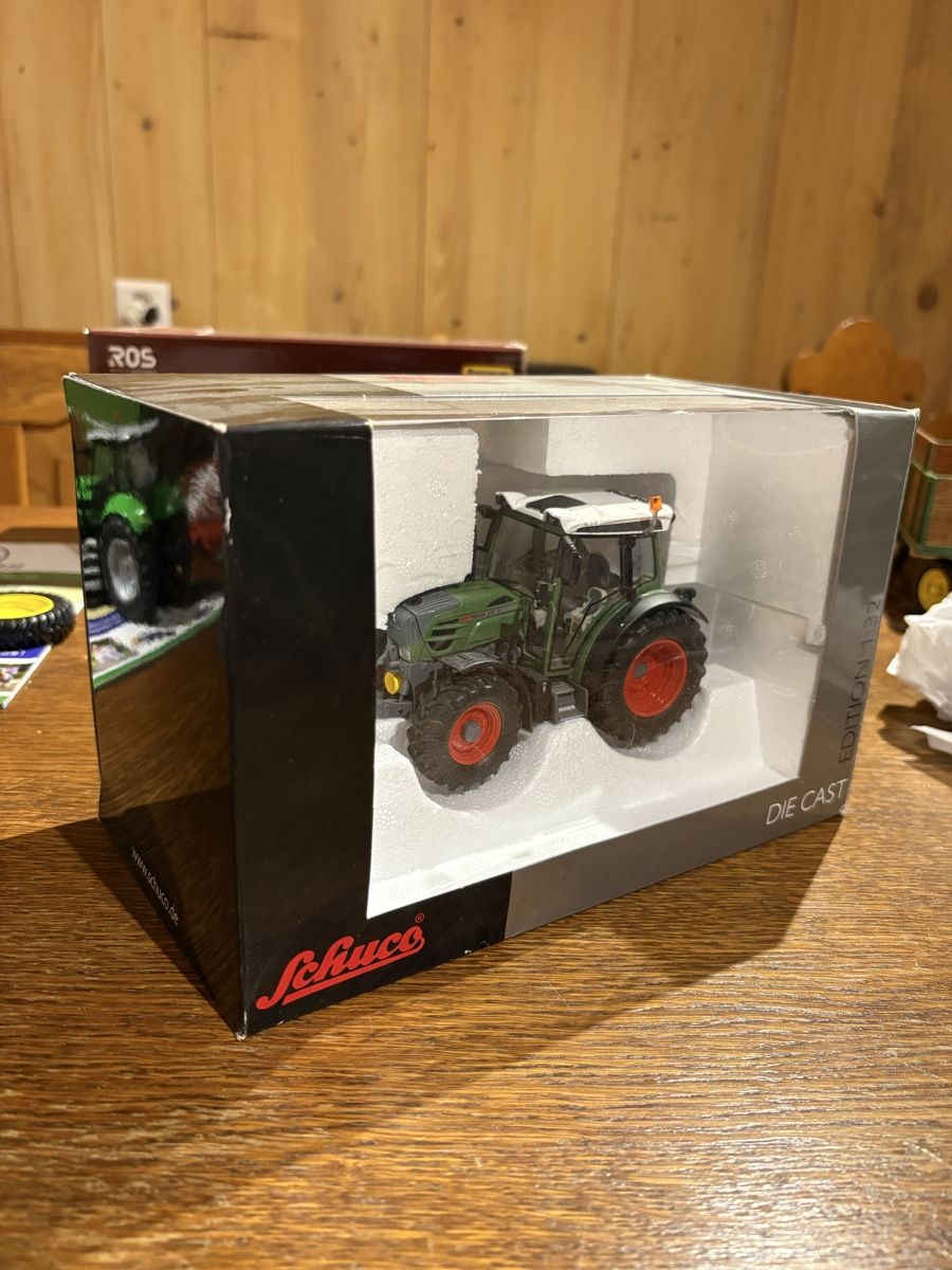 Schuco Kit di modellismo & Modellini statici: Fendt vario 211 1:32 – Nuovo (secondo la descrizione) da Maracon venduto da tro_chq5