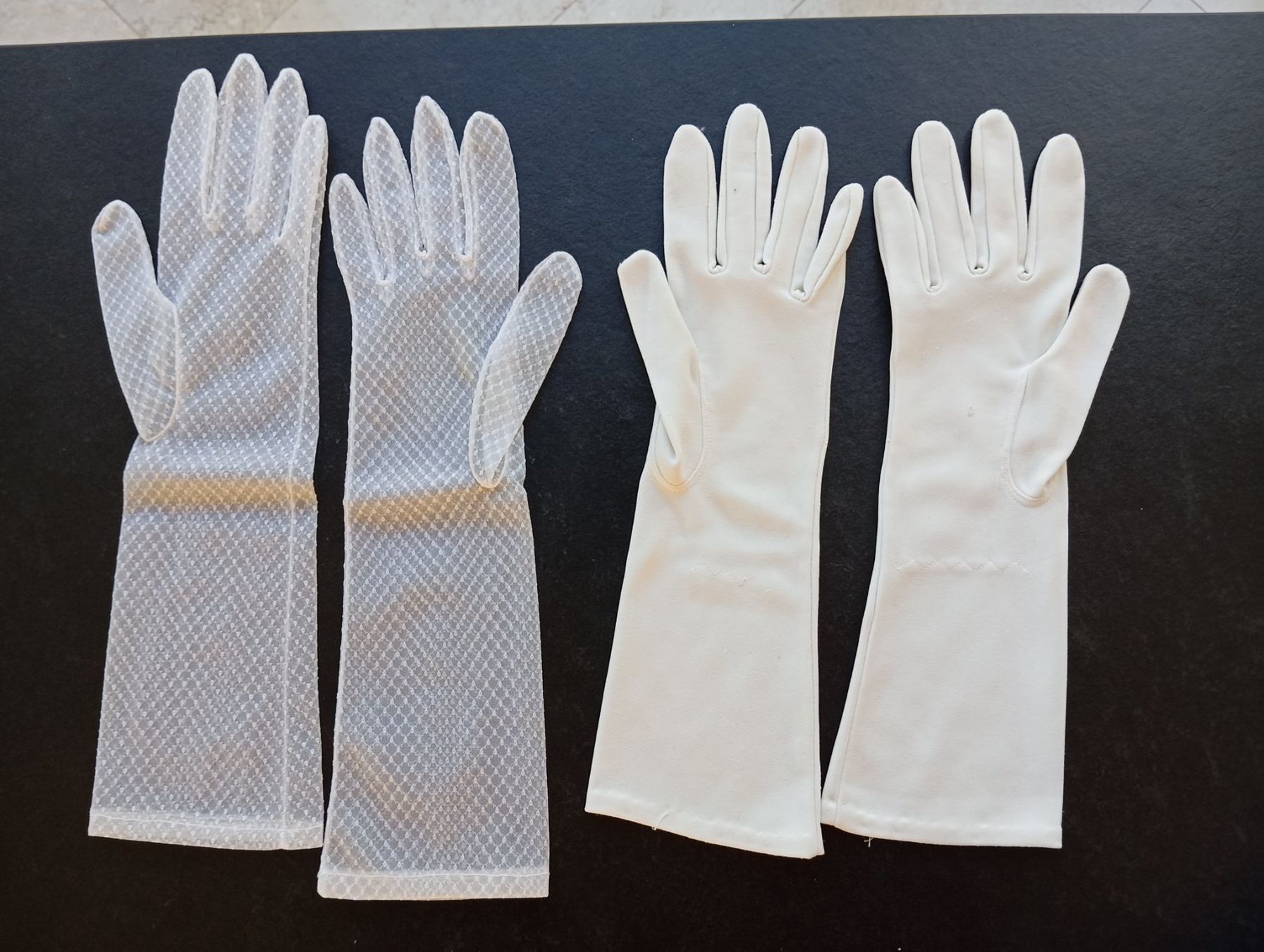 Guanti & manicotti: 4 Paar Damenhandschuhe Vintage – Usato da Oberägeri venduto da baerghuus 2