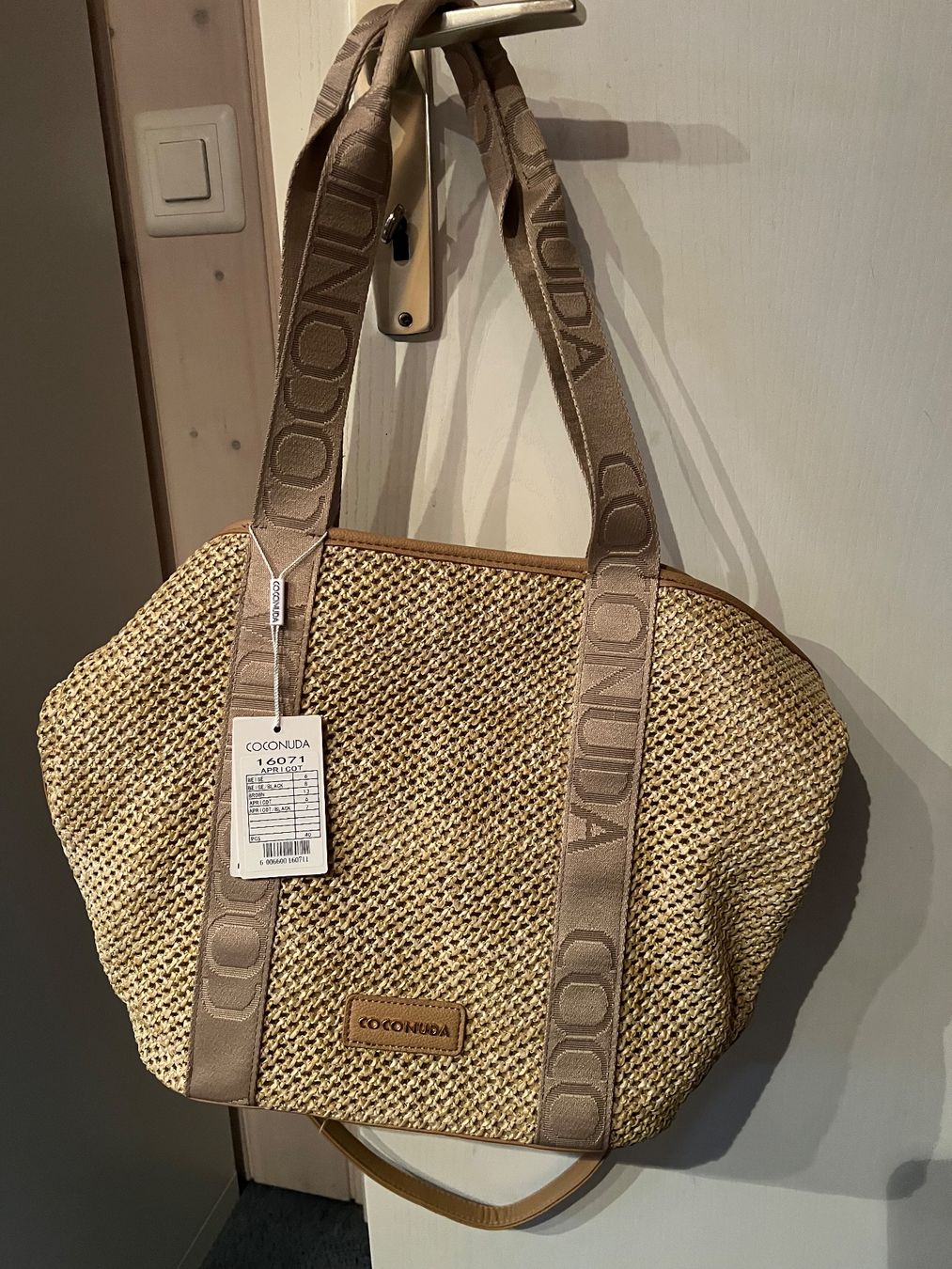 Taschen für Damen: COCONUDA Tasche beige / Umhängetasche NEU!!!! – Neu und originalverpackt aus Ruggell von Malbuntiger01