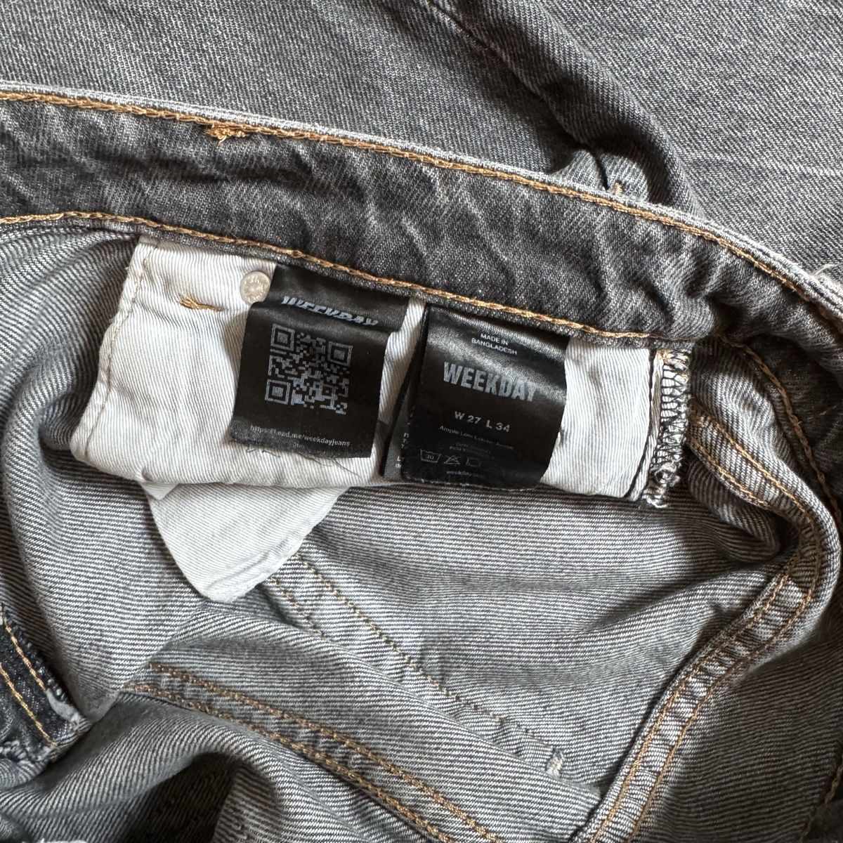 Weekday Jeans: Weekday Jeans Ample Low Loose W27 L34 grey – Gebraucht aus solothurn von mil_ja.t 3