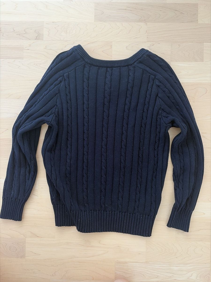 Brandy Melville Pullover & Sweatshirts: Brandy Melville V-Neck Pullover – Gebraucht aus Buchrain von spf_8dnz 1