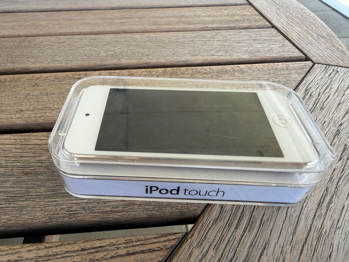 Apple Lettore multimediale portatile: Apple IPod touch Gold 32 GB 6. Generation WLAN & Bluetooth – Usato da Kreuzlingen venduto da Littelmisssunshine 5