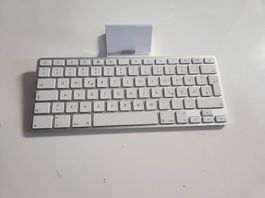 Clavier Apple pour iPad 2 et 3 et iPhone 3, 4, 5