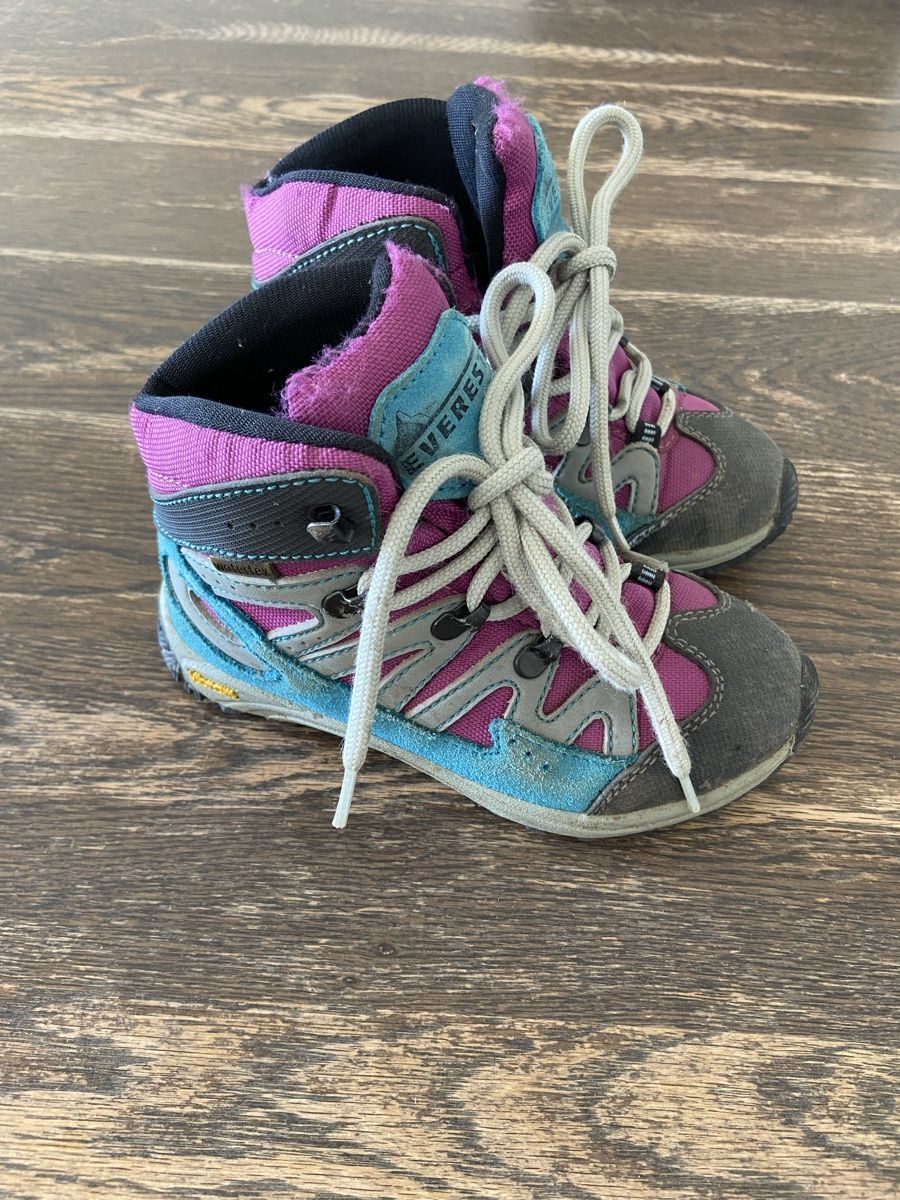 Scarpe per ragazze: Wanderschuhe Gr. 28 – Usato da Rudolfstetten venduto da CorINX