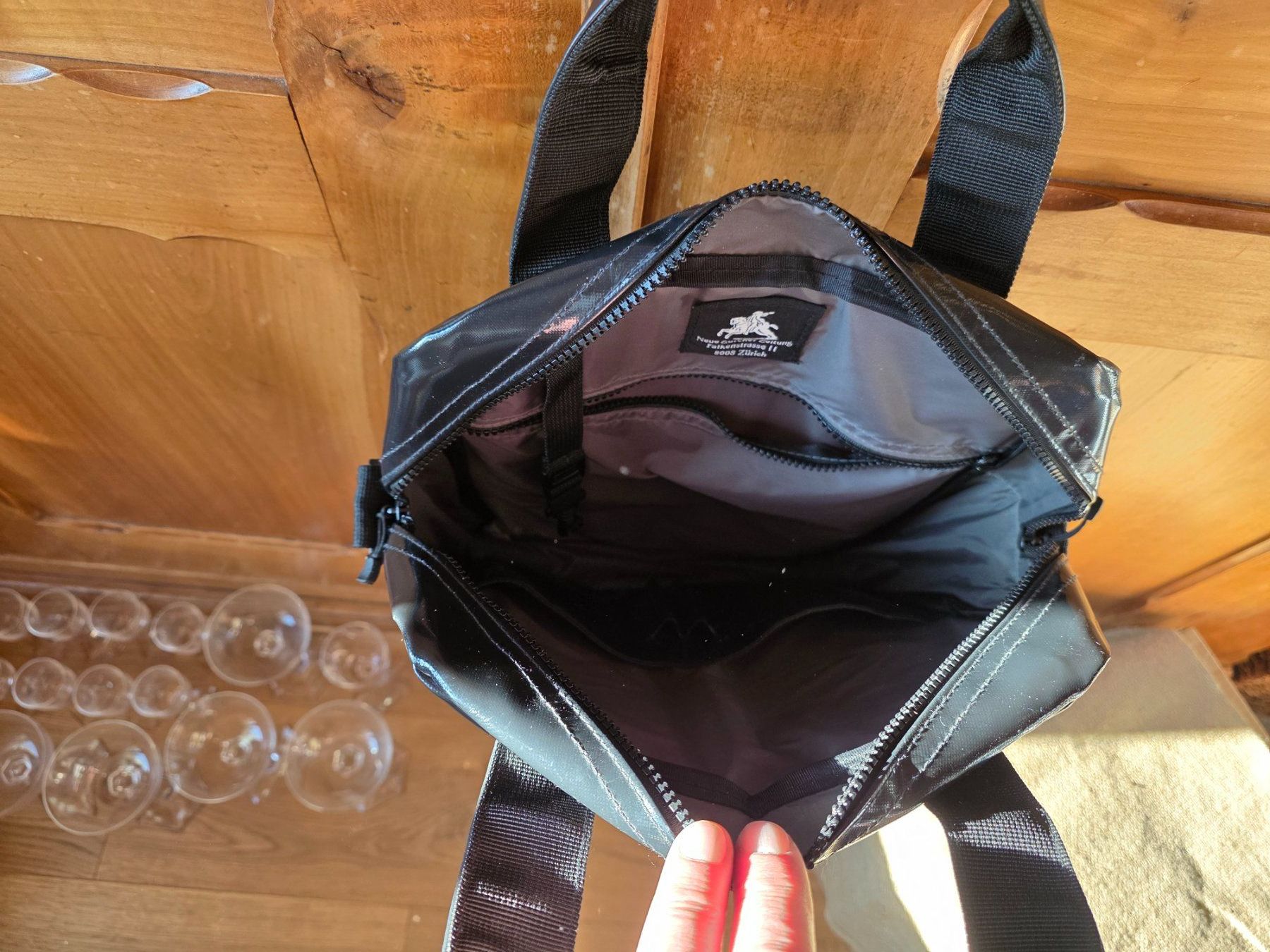 Borse: Tasche NZZ Umhängetasche Laptop Tasche Rucksack – Usato da Walterswil BE venduto da Lonitti 3