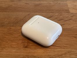 Apple AirPods (1. Generation) mit Qi-Ladecase
