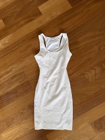 Kleid Bershka weiss figurbetont Grösse XS Zustand gut