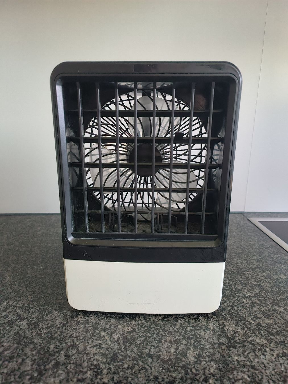 Ventilatori: Kompakte Ventilator mit Kühlfunktion  – Usato da Emmenbrücke venduto da Marco01334