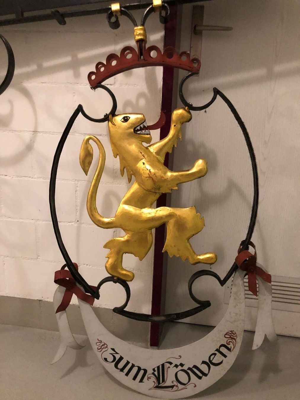 Insegne: Wirtschafts - Schild zum Löwen – Usato da Matzingen venduto da zilly66
