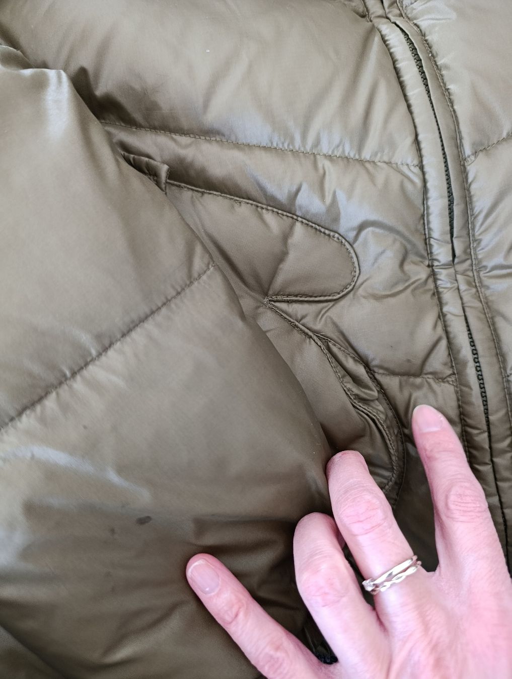 Giacche: VESTE DOUDOUNE PLUMES VERT OLIVE PETIT S – Usato da Sierre venduto da shirley04 9