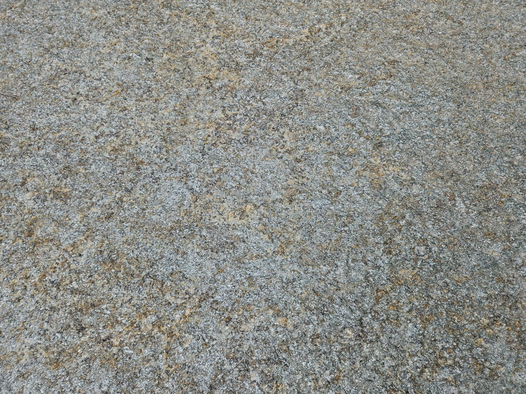 Rivestimenti per pavimenti: Très grand pierre pour table/devant porte d'entrée – Usato da Haute-Nendaz venduto da Bart84 2