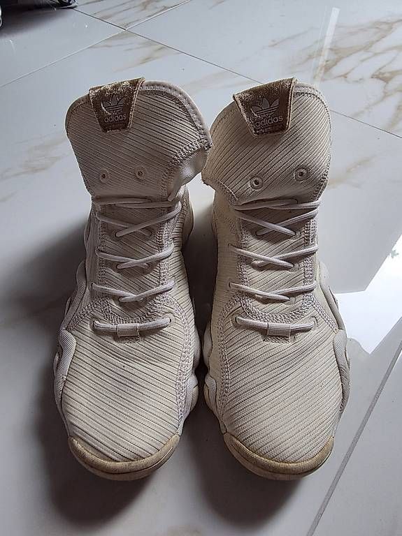 Adidas Damenschuhe: Addidas Crazy 8 off White – Gebraucht aus Burgdorf von J.D14 2