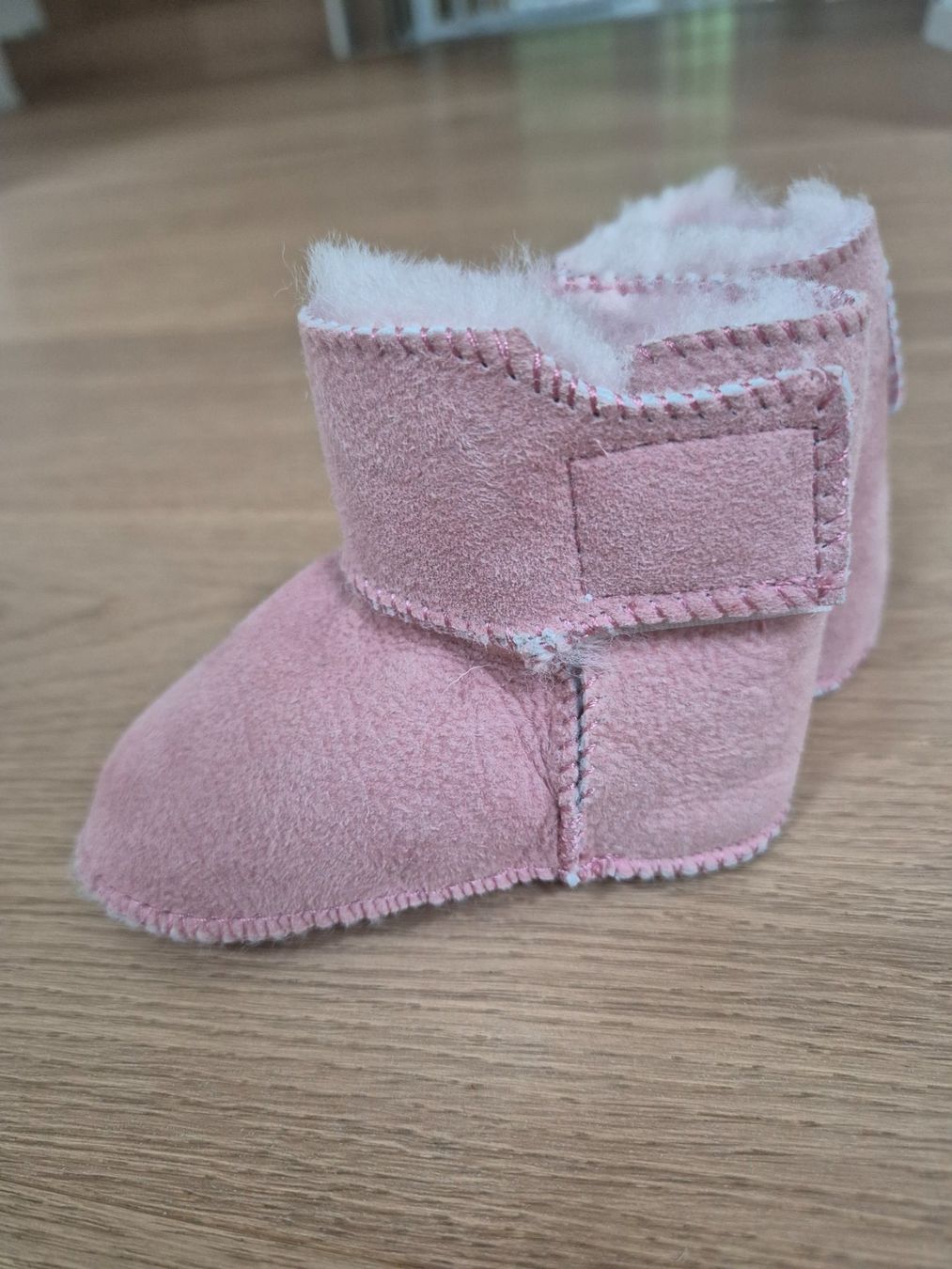 Scarpe per ragazzi: Baby Lammfellschuhe, neu, rosa – Nuovo (secondo la descrizione) da Goldau venduto da SIM.DE 1