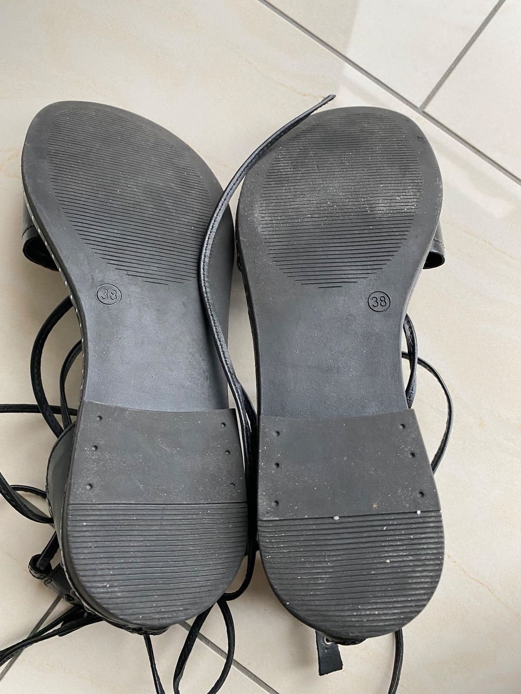 Scarpe da donna: Sandale, mit Nieten, 38 – Usato da Eiken venduto da jessycat01 3