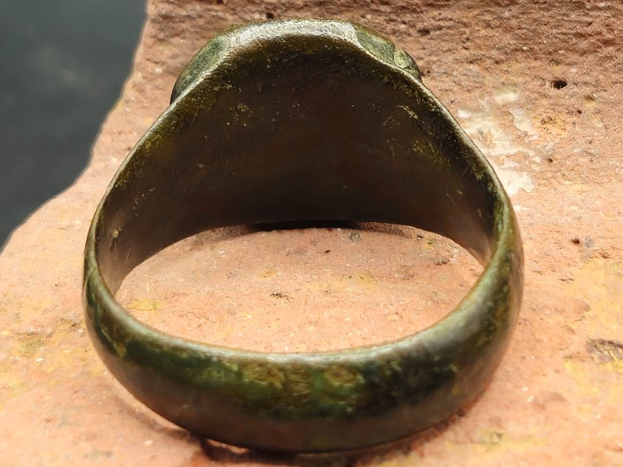 Anelli: Antiker, frühmittelalterlicher Siegelring – Usato da Mumpf venduto da Galerie_Lanz 4