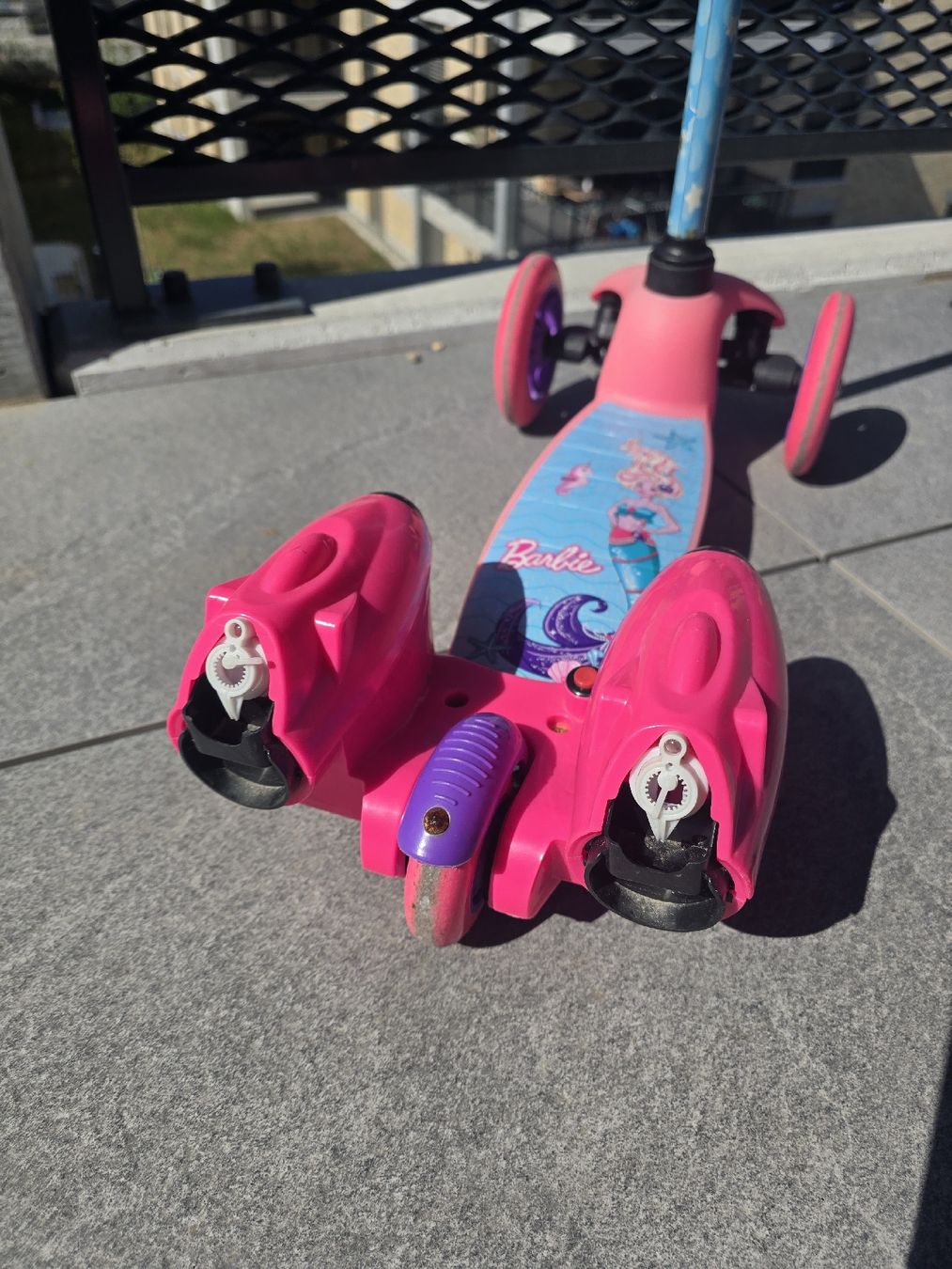 Fahrzeuge für Kinder: Barbie Kinderroller mit Seifenblasen – Gebraucht aus Berg TG von mar_ros 2