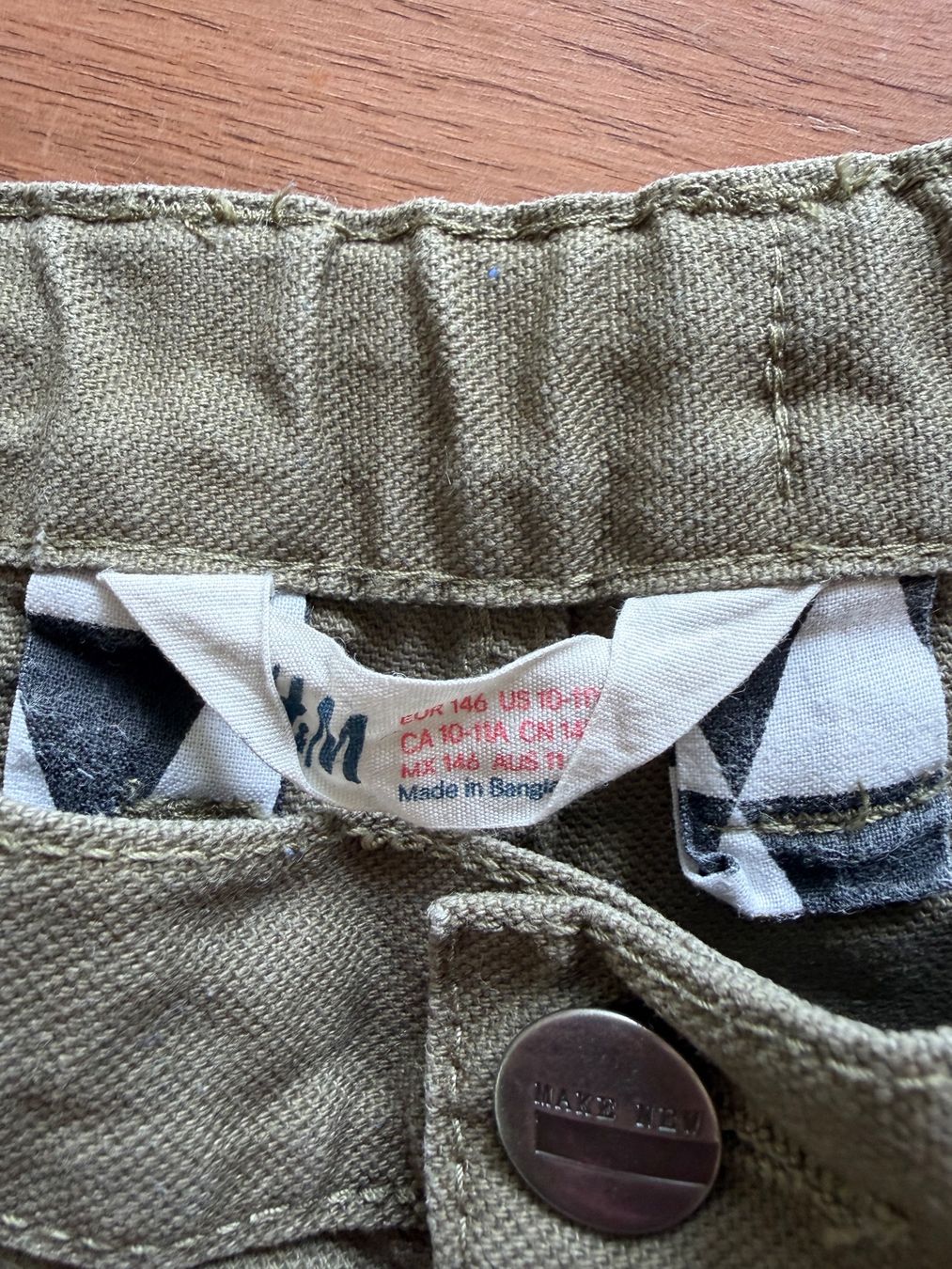 H&M Pantaloni: SHORTS H&M 146 grün – Usato da Wattwil venduto da jopara 1