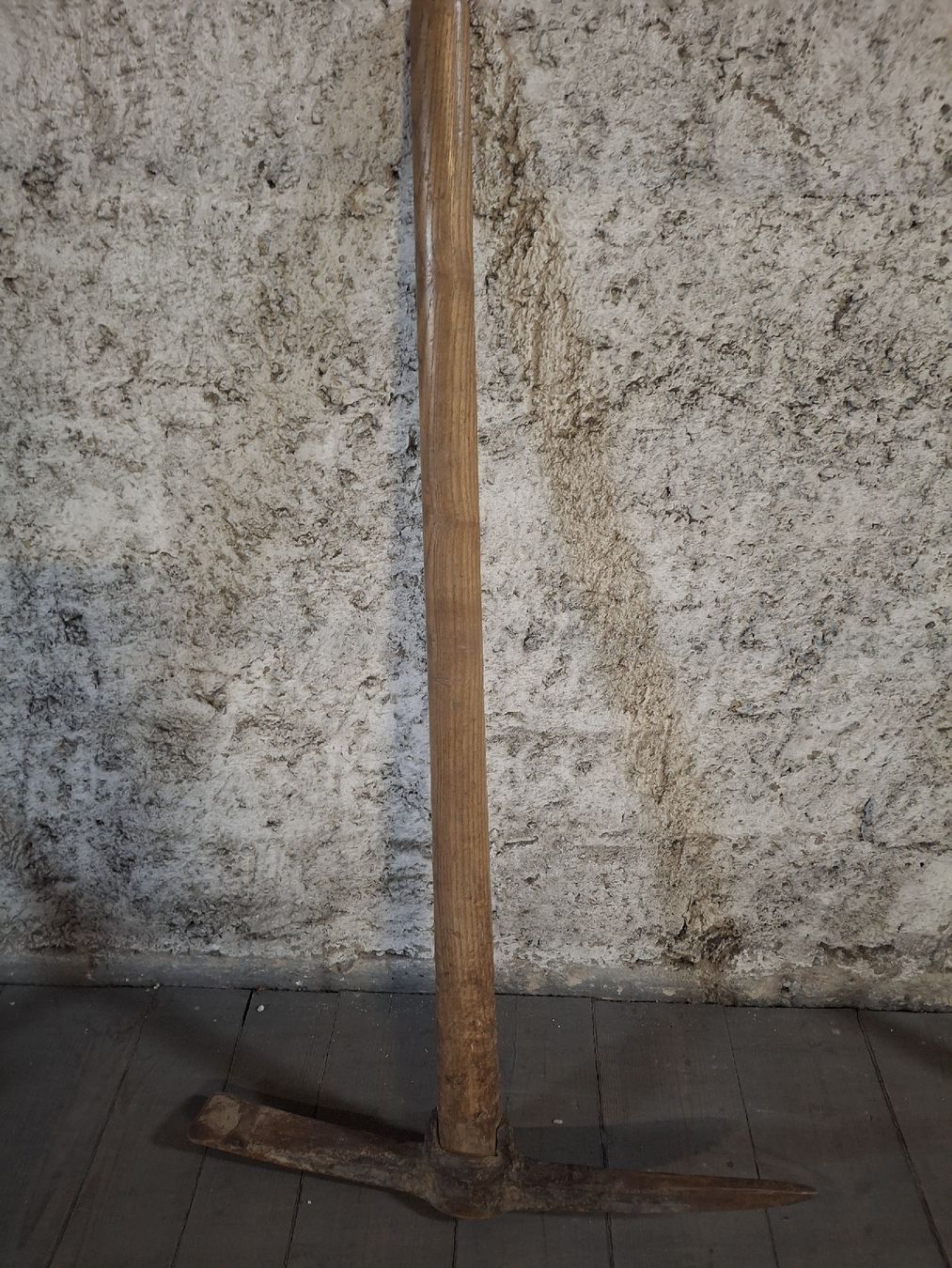 Attrezzatura da arrampicata: Pickel mit Holzstiel – Usato da Zürich venduto da iddlyriddly