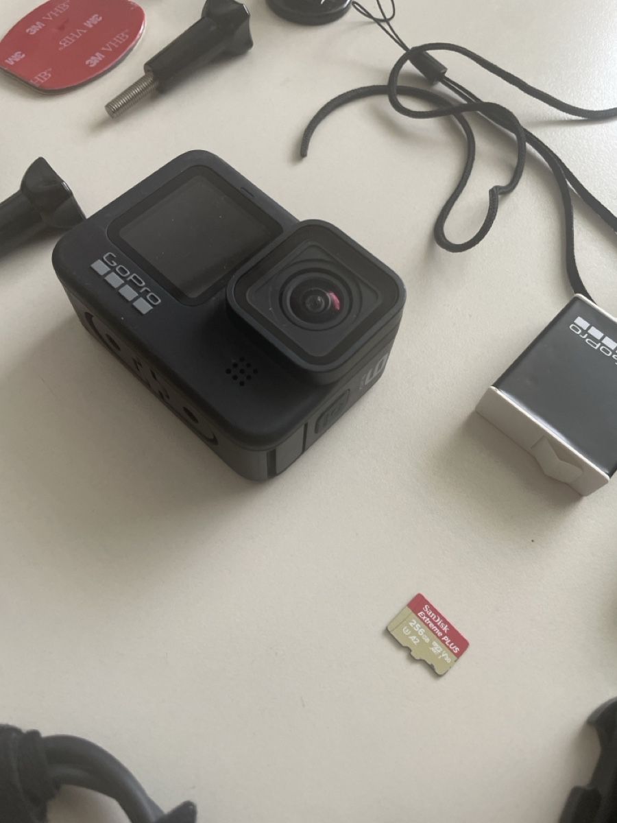 Gopro Action Cam: GoPro & Micro SD card – Usato da Uvrier venduto da SzyK47 1