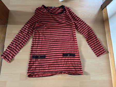 Pull à longues manches noir et orange