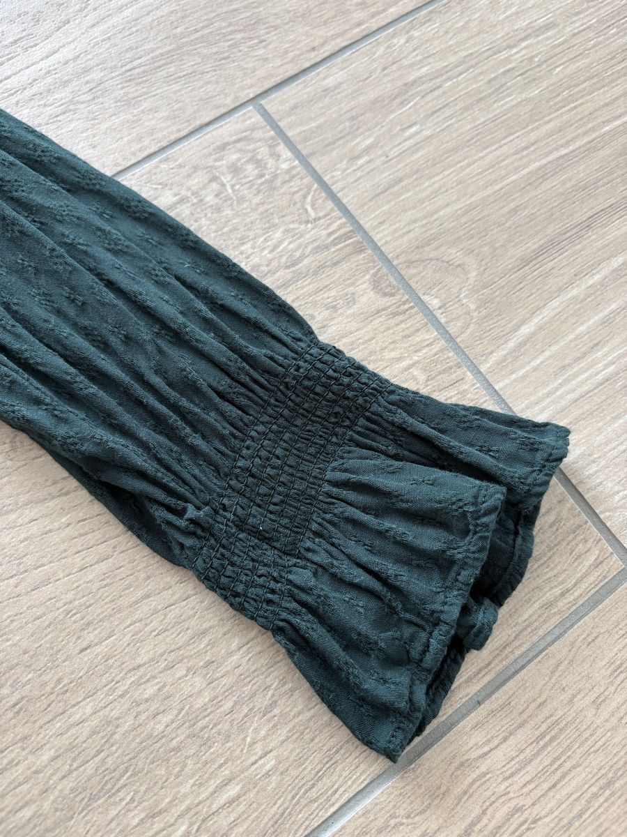H&M Camicette: Edle, dunkelgrüne Bluse mit langen Ärmeln, Grösse M – Usato da Hinwil venduto da charlietango 3