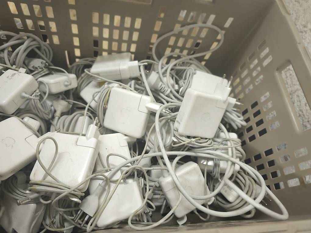 Apple Caricabatterie: Apple Ladegeräte – Usato da Binningen venduto da saviola01 3