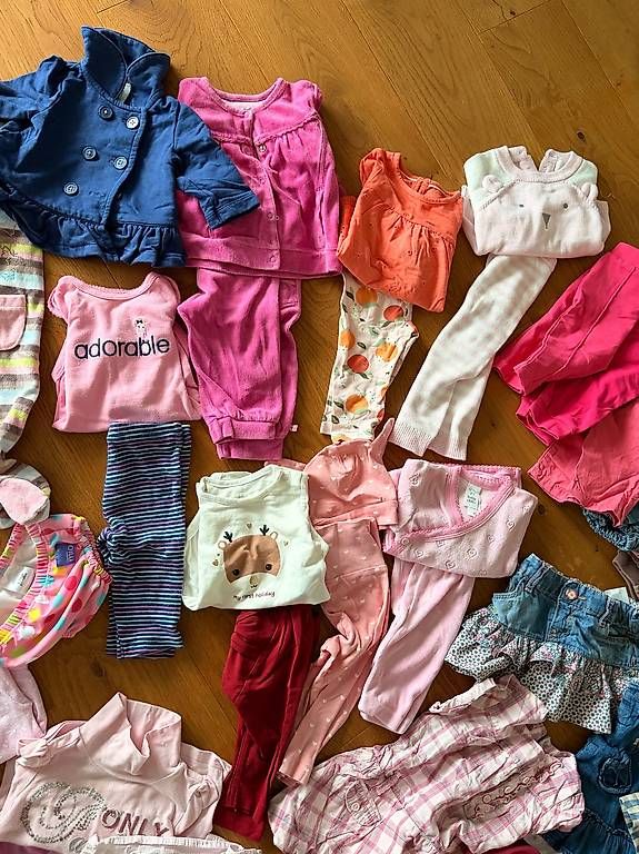 Lotti & Set di vestiti: Kleiderpaket Mädchen Grösse 62/68 – Usato da Baar venduto da LUBA13 1