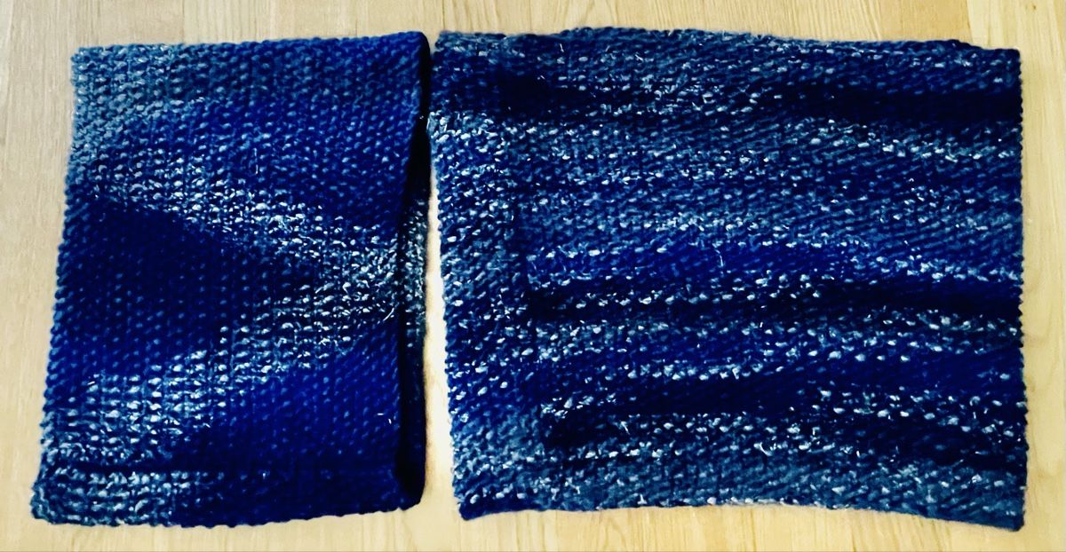 Foulard & Sciarpe: Kuscheliger Winterschal Loop blau/grau meliert gestrickt – Usato da Gränichen venduto da RetoLexi 2