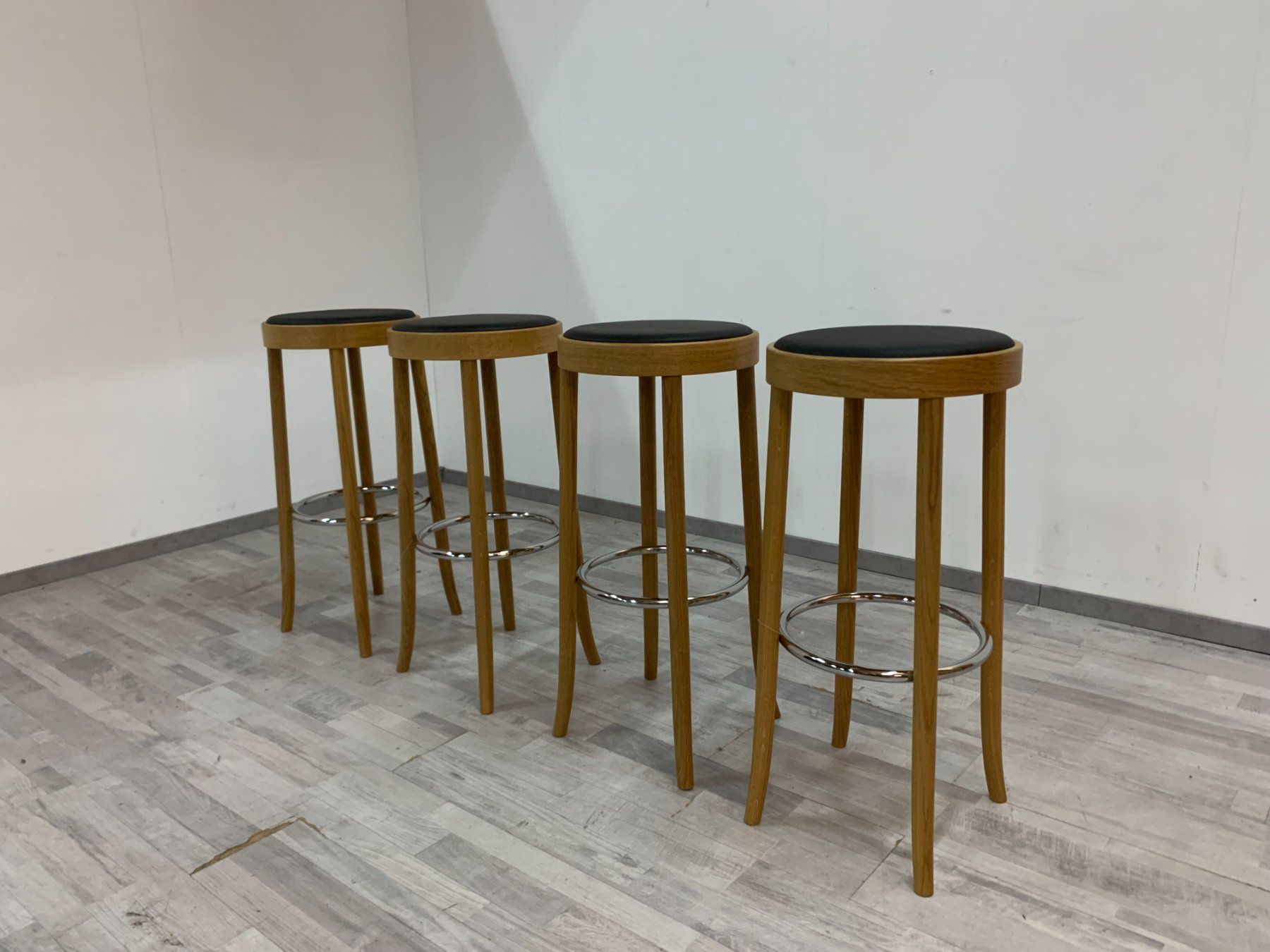 Horgen Glarus Sgabelli: Horgenglarus Barhocker select 11-373 – Nuovo (secondo la descrizione) da Zürich venduto da ZuercherBrockenhaus 3