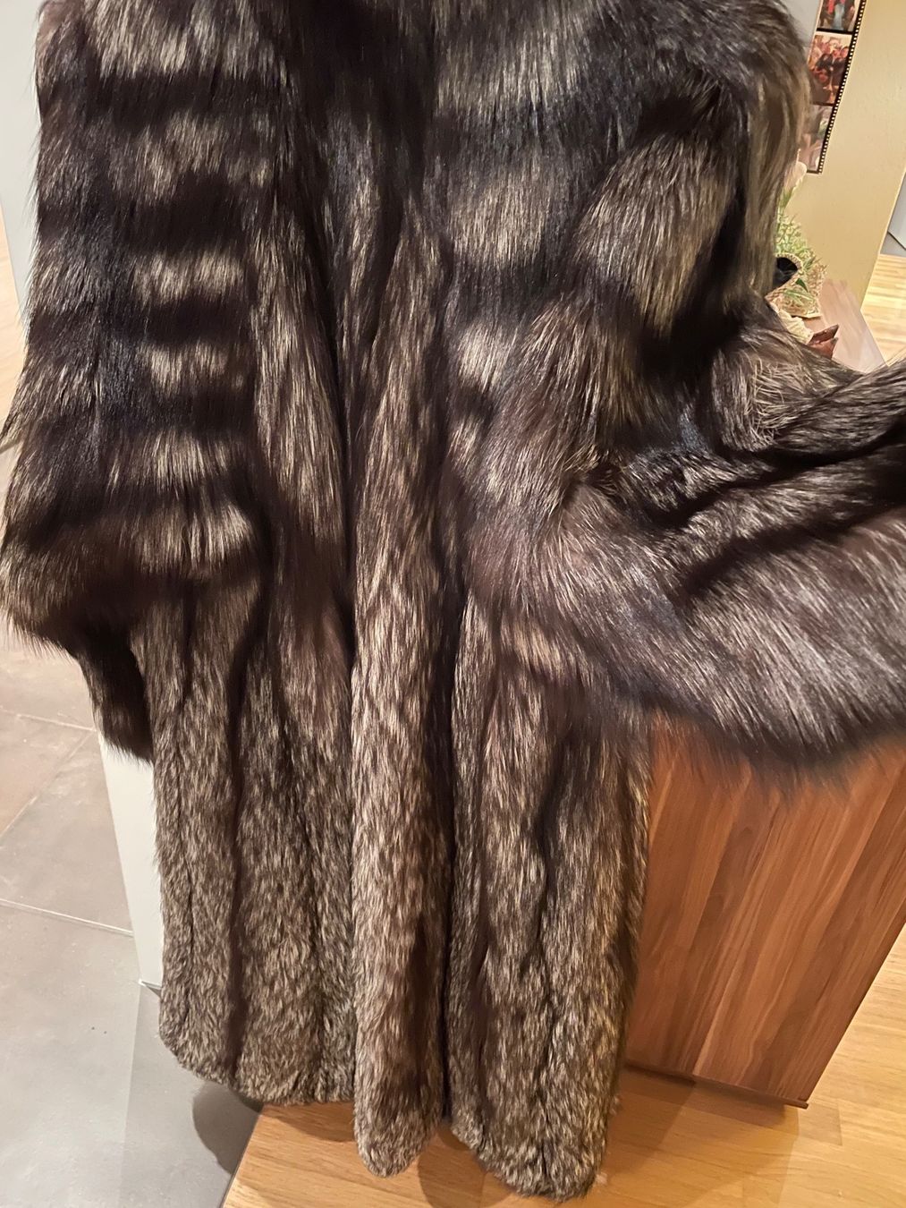 Cappotti: Pelzmantel Silberfuchs Gr. 38 / 40 – Usato da Emmenbrücke venduto da Ladyboutique