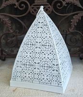 Laterne Weiss Pyramidenform, Metall