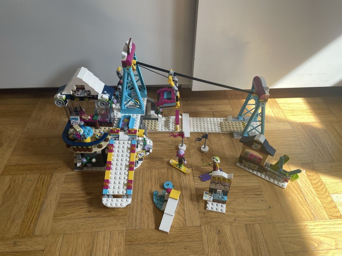 Lego Jeux de construction: Lego Friends 41324 - complet station ski – D'occasion à Morges par louloutte788