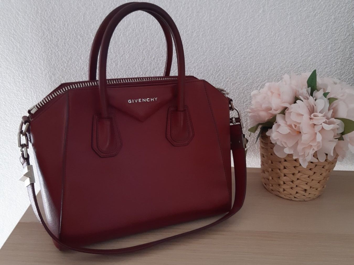 Givenchy Borse da donna: Givenchy Antigona small wine red – Usato da Windisch venduto da bymarikaa