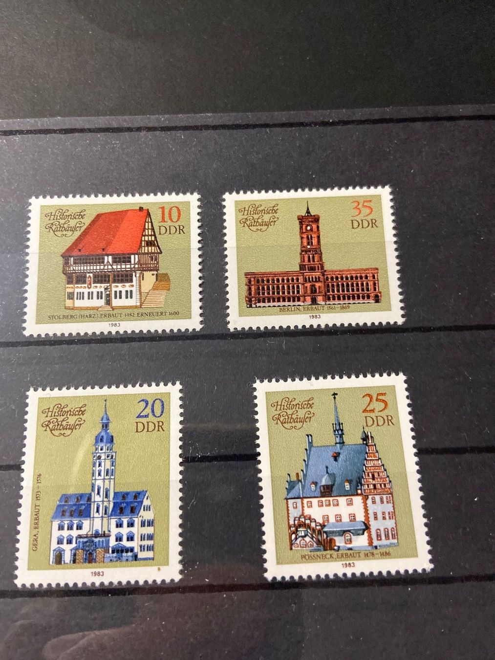 Tutti i francobolli: DDR 1983 Historische Rathäuser  ** – Usato da Wil SG venduto da fva01