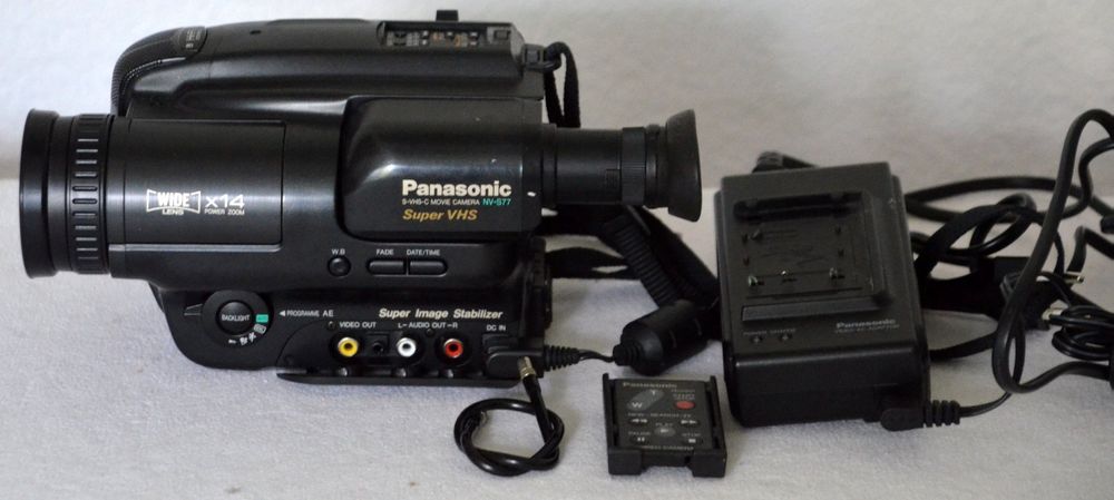 Camcorder caméscope SVHS Panasonic NV-S77 (Difettoso) a