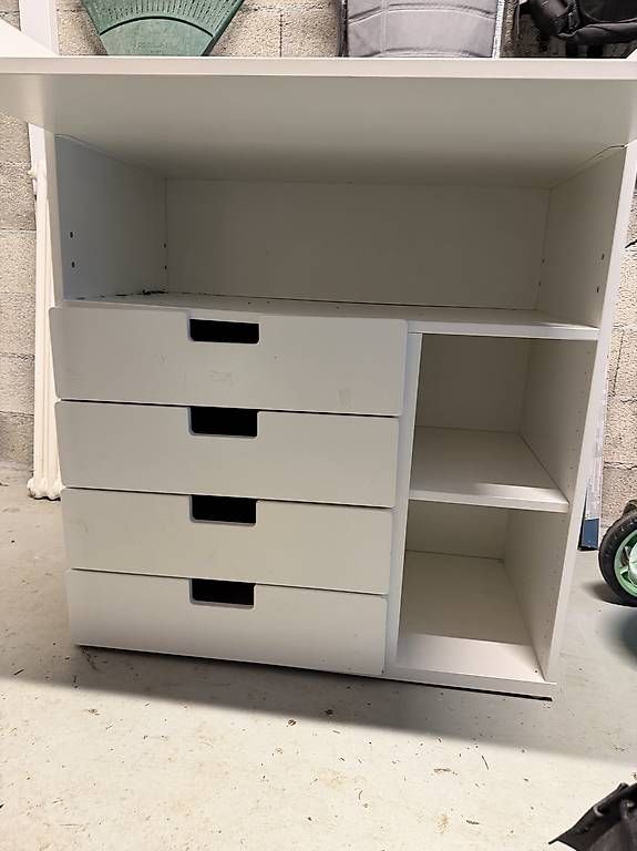 Tables à langer & accessoires: Table à langer IKEA smastad  – D'occasion à Genève par men_xp7d